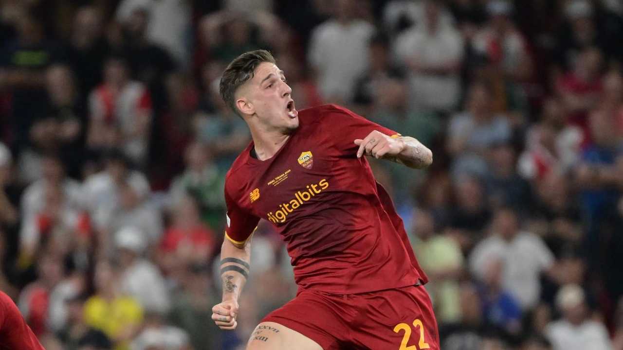 Zaniolo esulta dopo il gol Roma