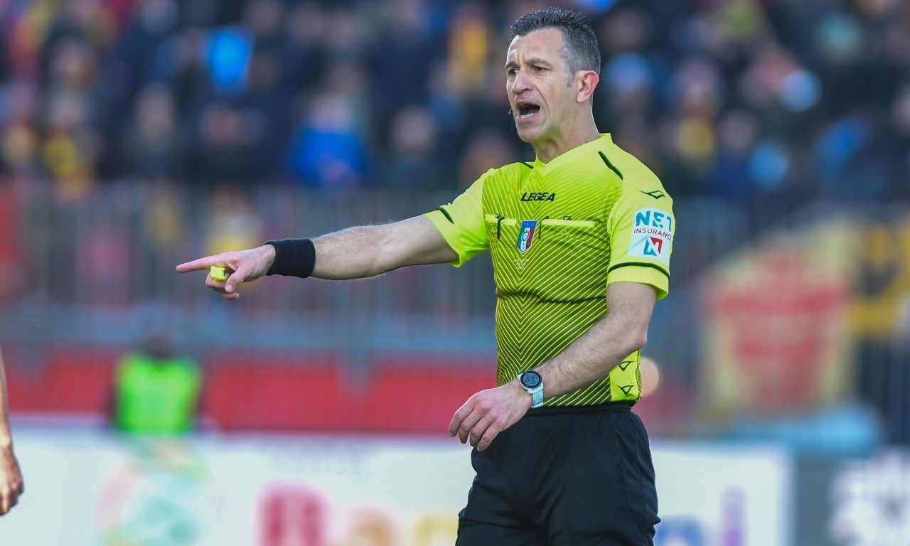 Verona-Milan, l'arbitro Doveri gesticola