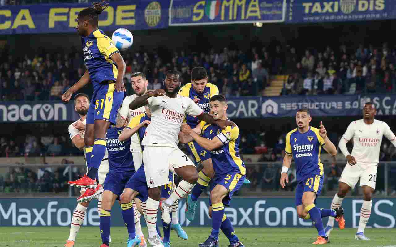 Verona-Milan, Kessie in area avversaria