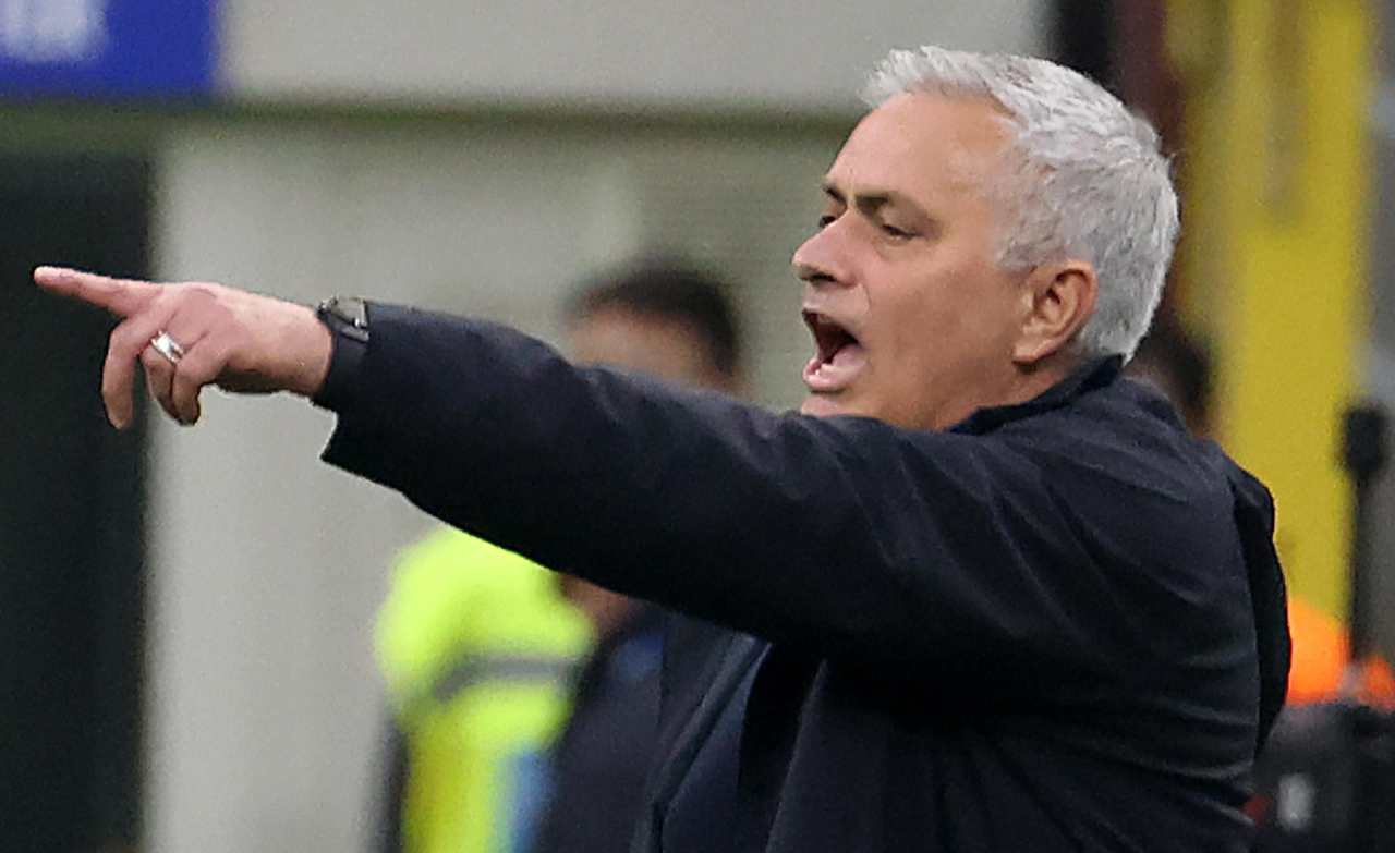 Fiorentina-Roma, Mourinho detta indicazioni