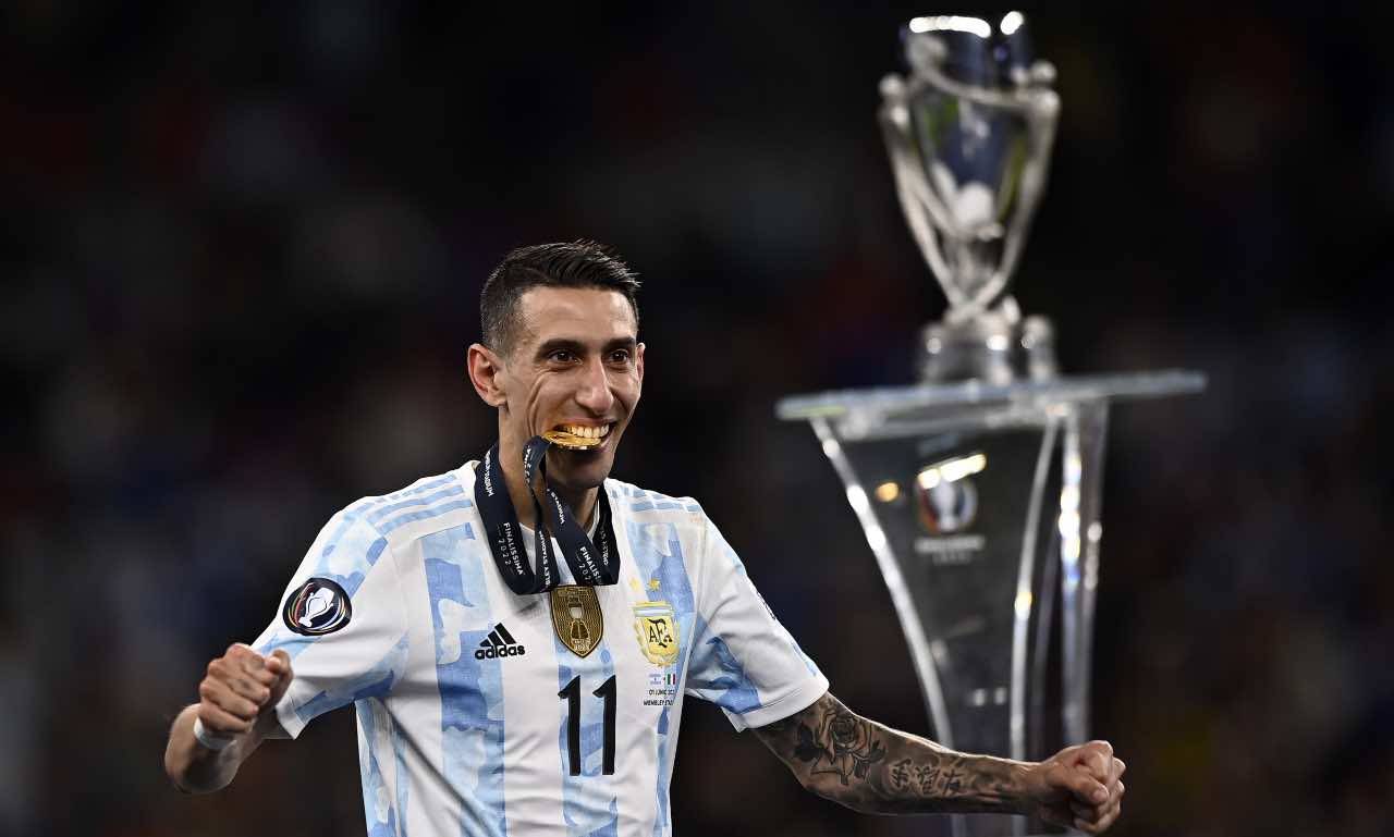 Di Maria con la medaglia della Finalissima