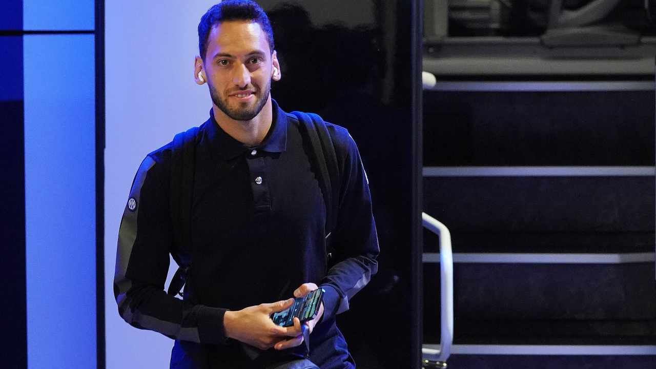 Calhanoglu sorridente