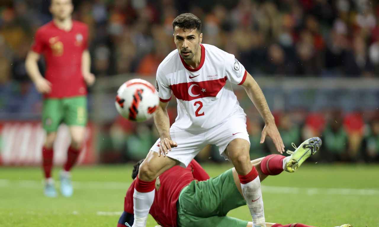 Celik con la maglia della Turchia 