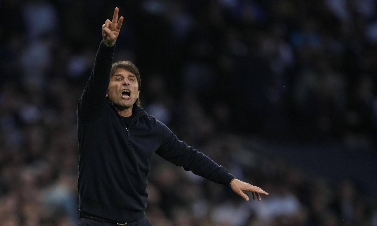 Antonio Conte dà indicazioni