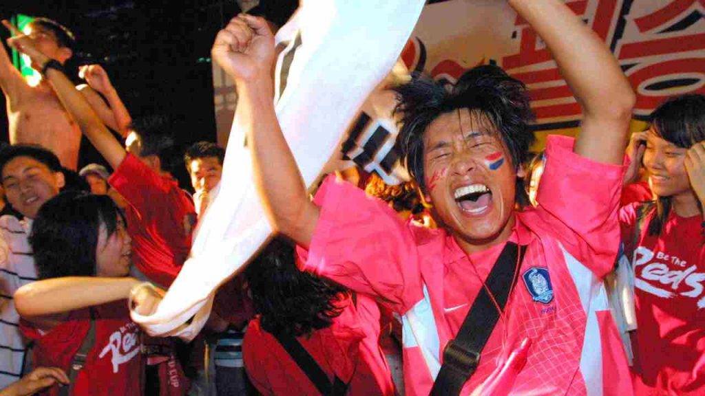 Tifosi della Corea che festeggiano dopo la vittoria nel 2002 contro l'Italia