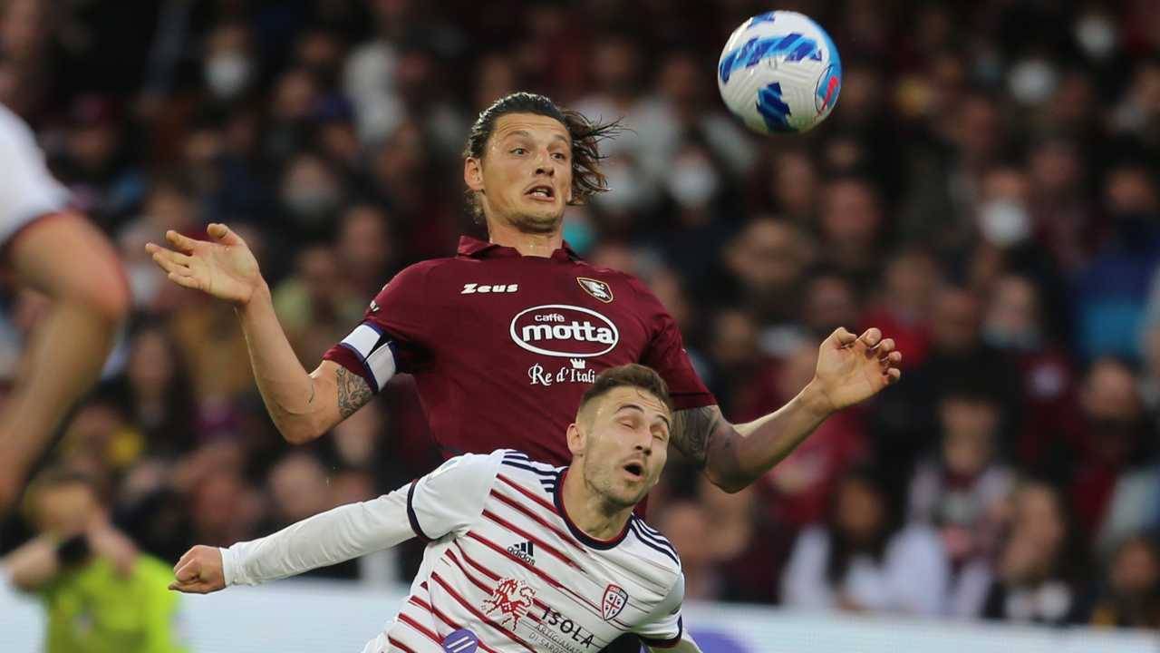 Djuric in azione contro il Cagliari