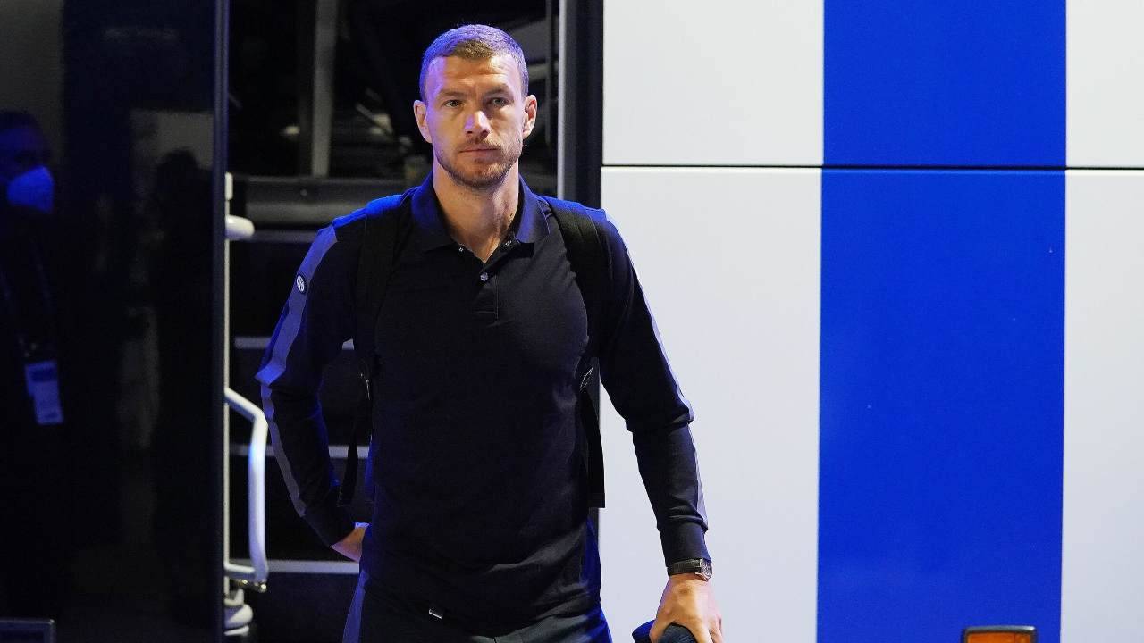 Dzeko cammina nel tunnel Inter 