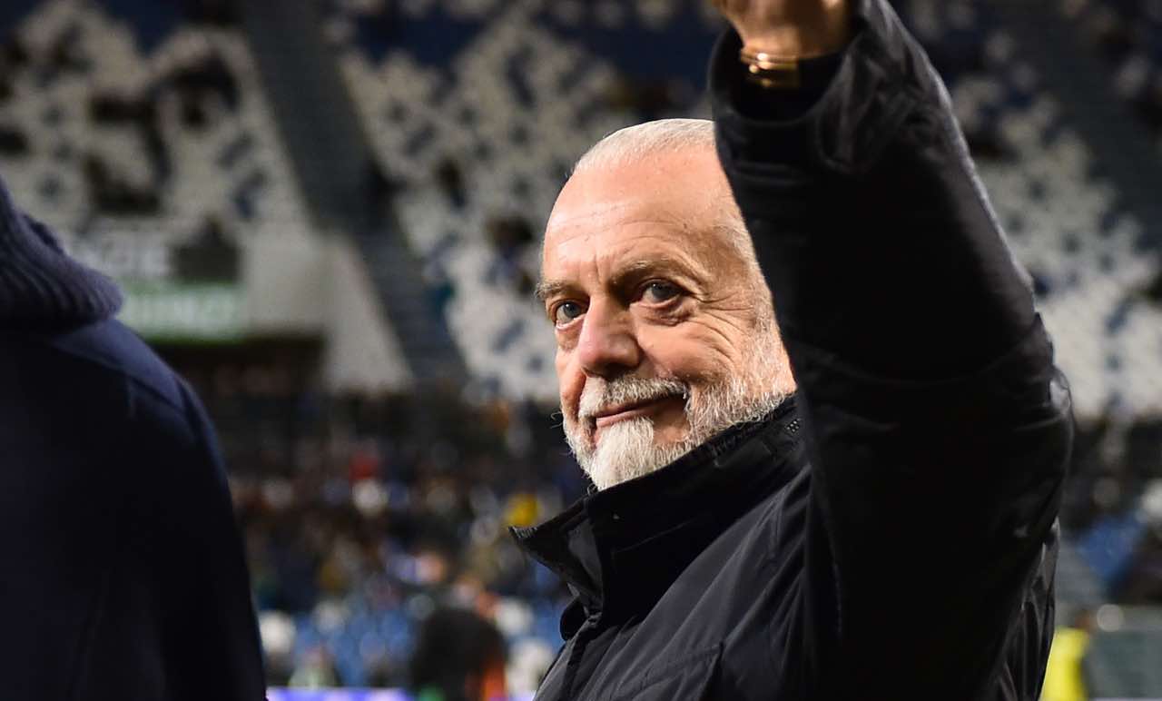 De Laurentiis sorridente