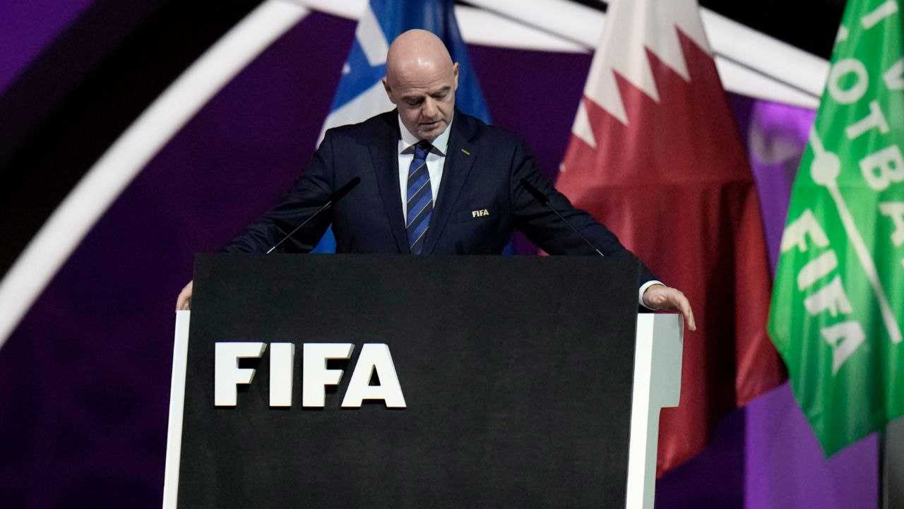 Infantino durante una conferenza stampa