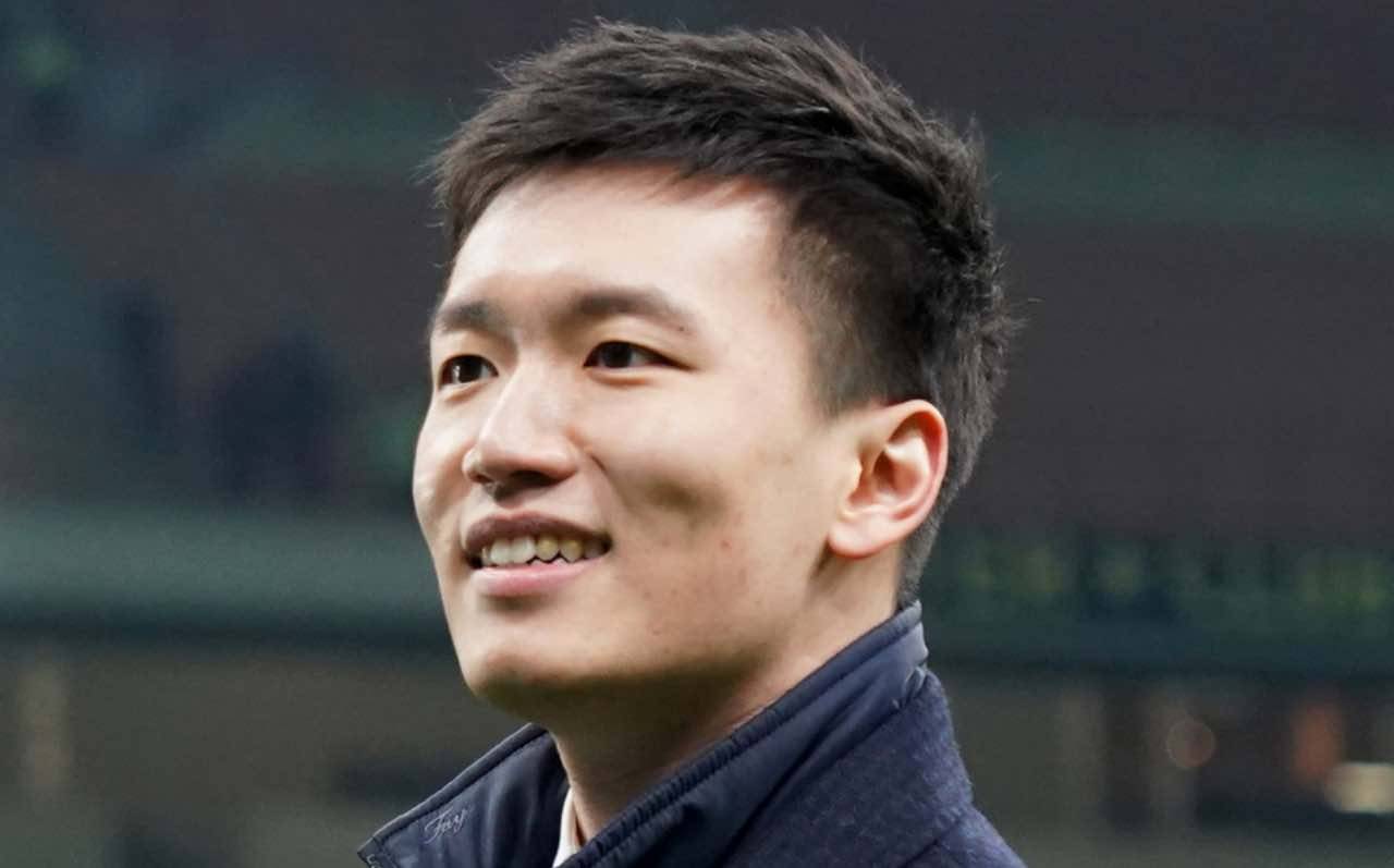 Steven Zhang sorridente