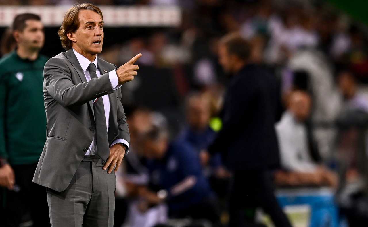 Roberto Mancini dà indicazioni