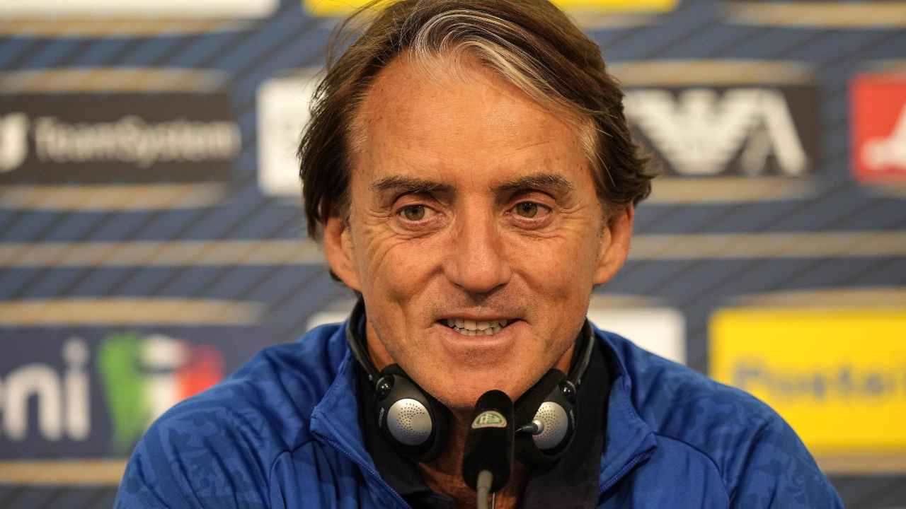 Mancini sorride felice in conferenza Italia