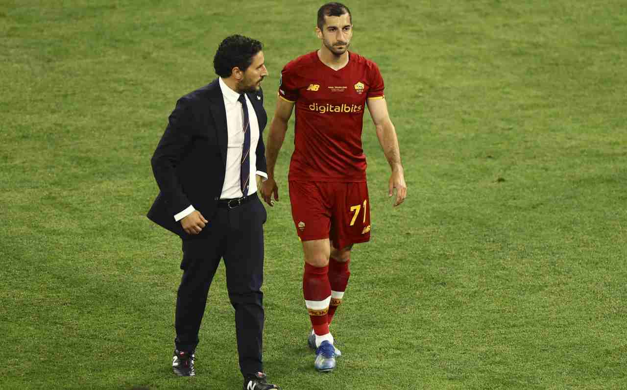 Mkhitaryan esce per infortunio 