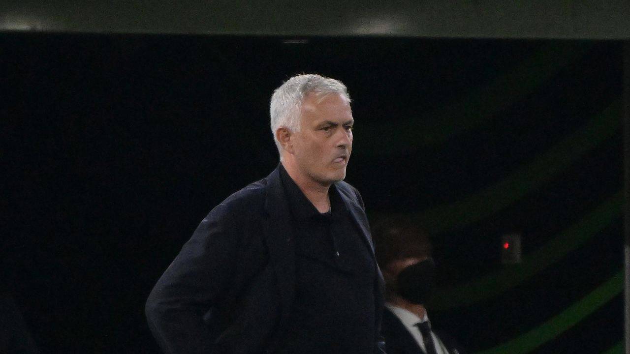 Mourinho concentrato Roma 