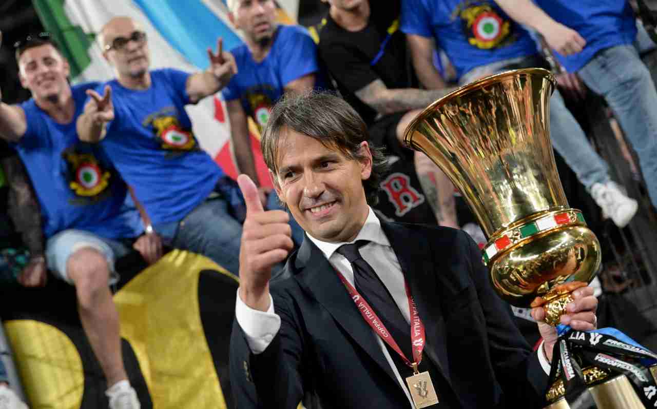 Simone Inzaghi con la Coppa Italia 