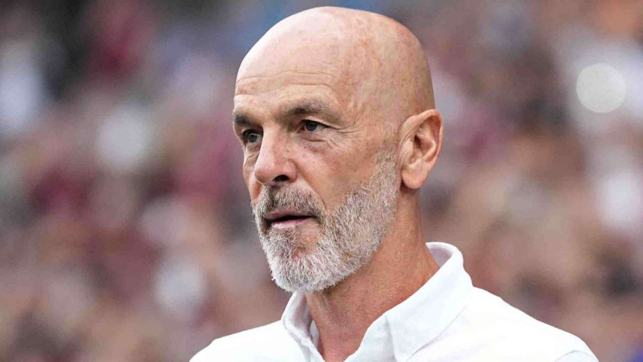 Stefano Pioli pensieroso 