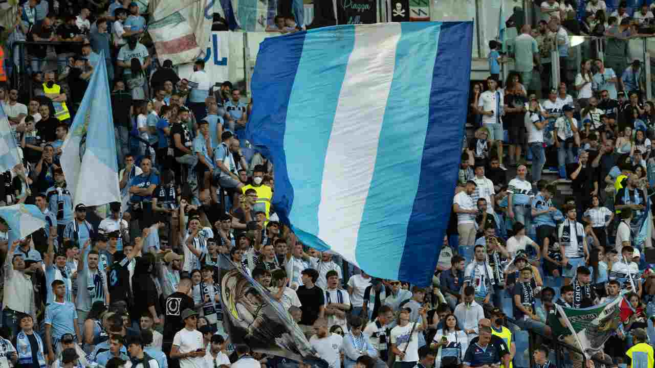 Tifosi Lazio con le bandiere