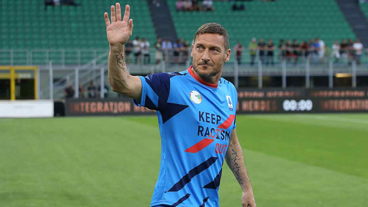 Totti in campo per una partita benefica