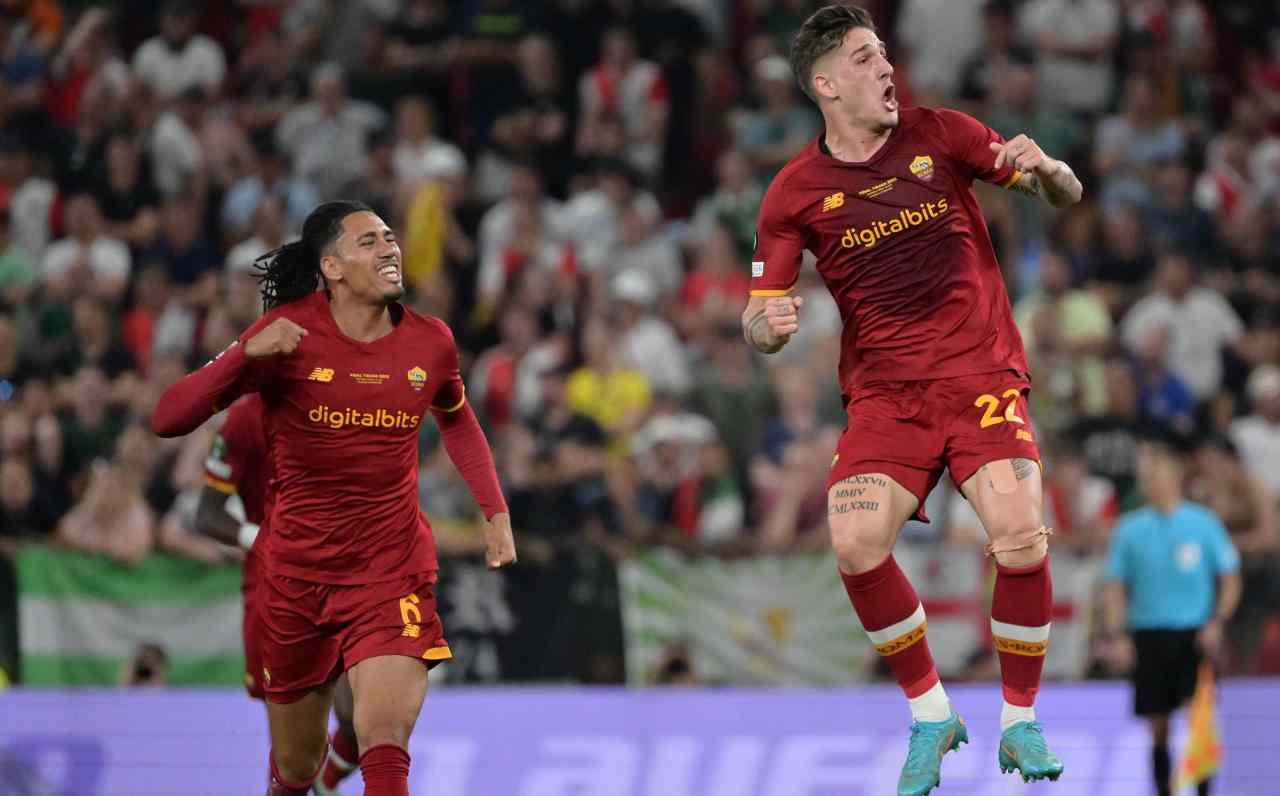 Zaniolo esulta con Smalling 