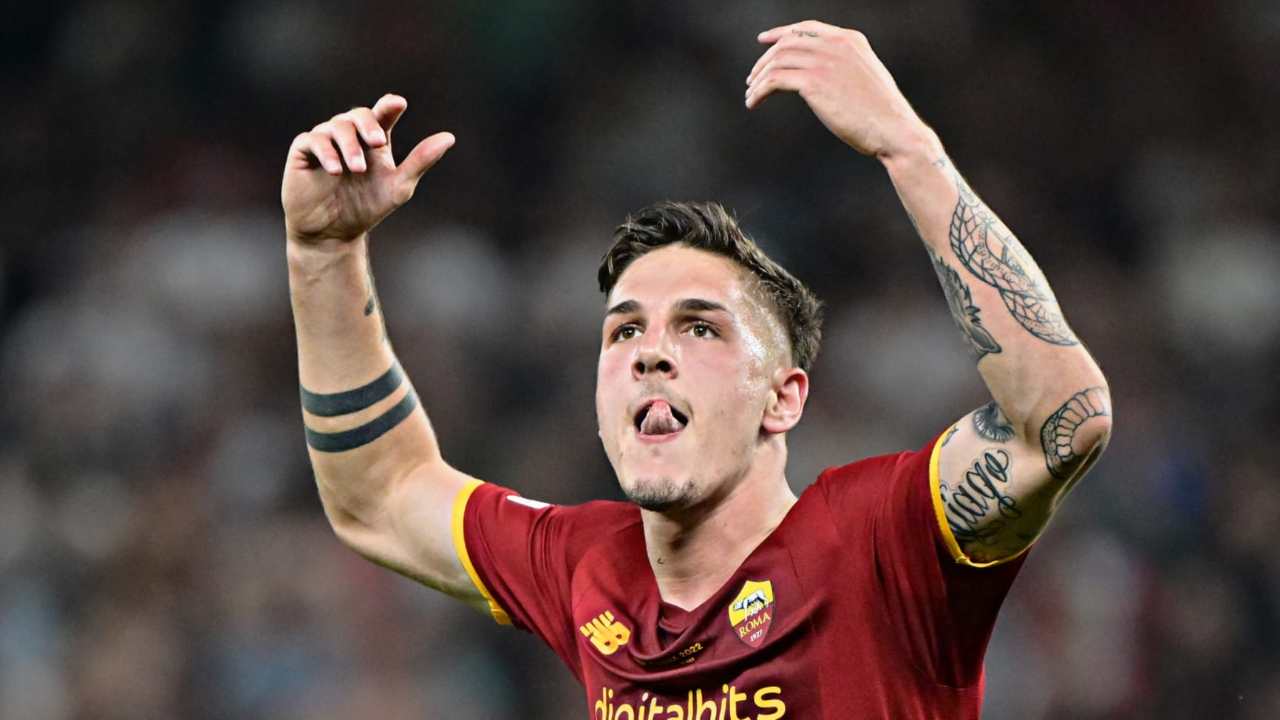 Zaniolo esulta dopo il gol Roma