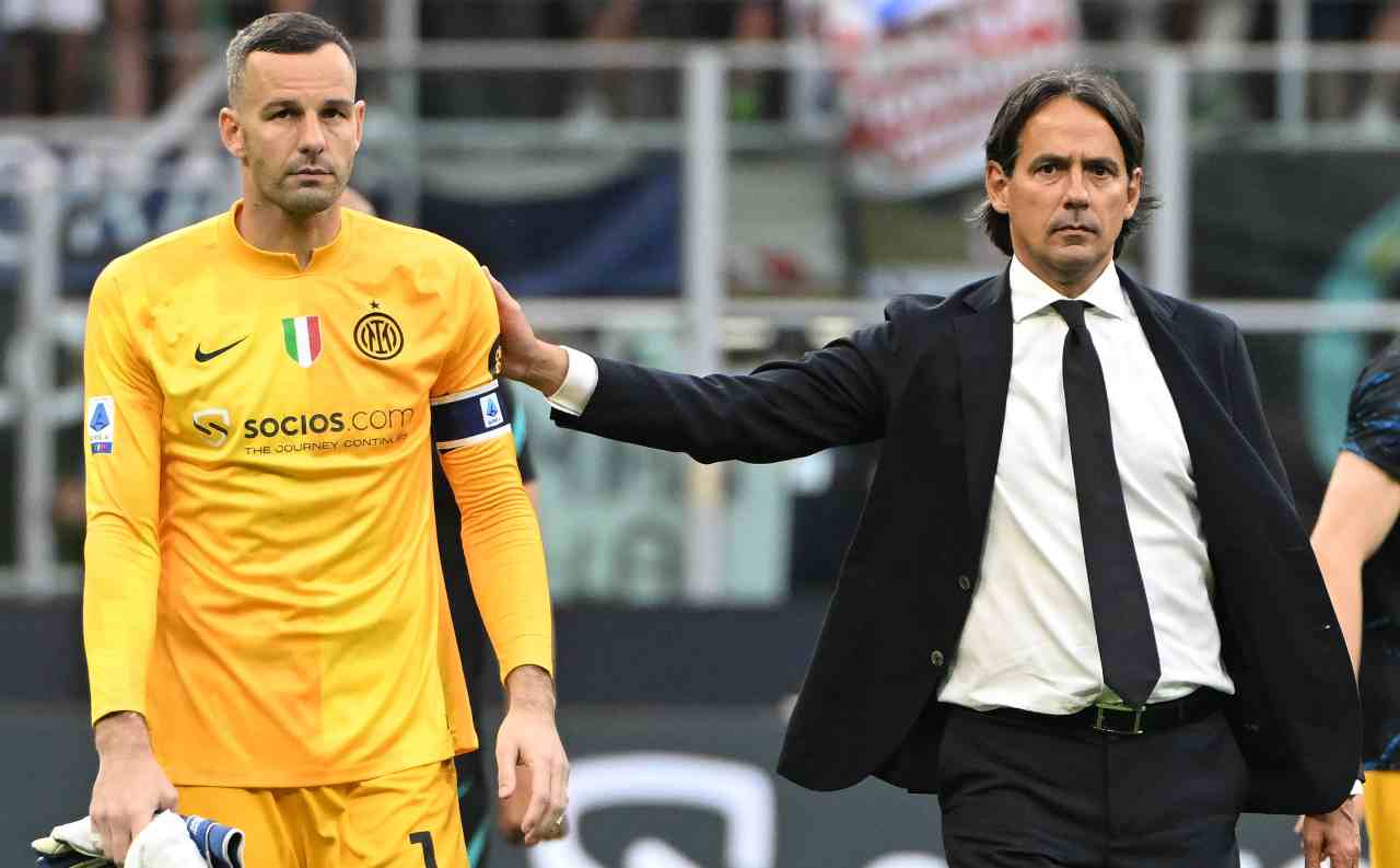 Inter, Handanovic e Inzaghi camminano