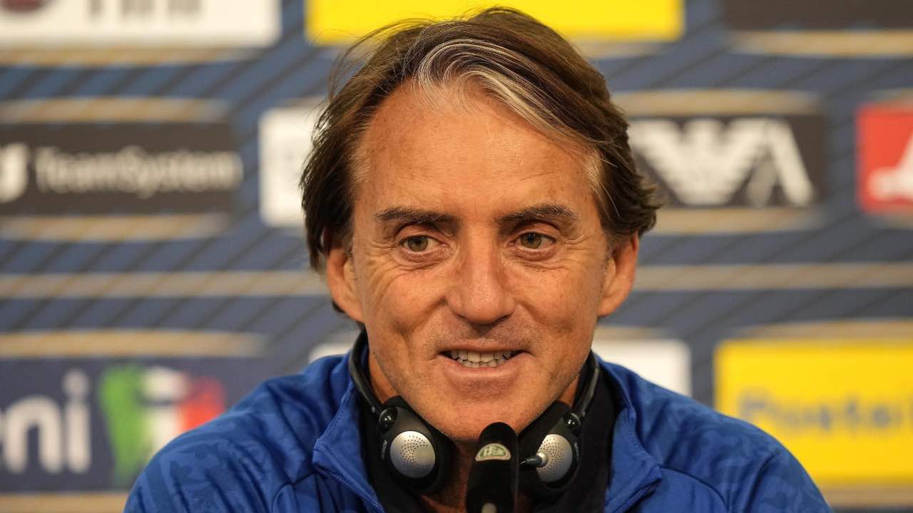 Roberto Mancini sorride