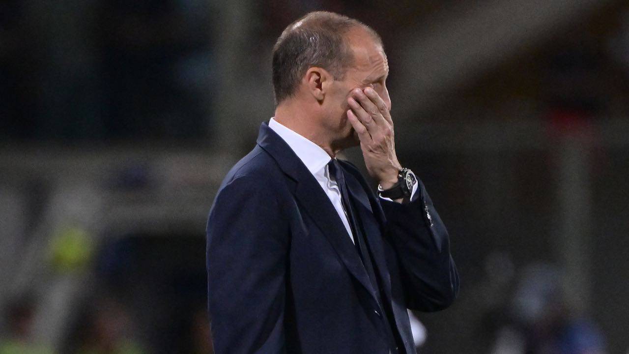 Massimiliano Allegri pensieroso