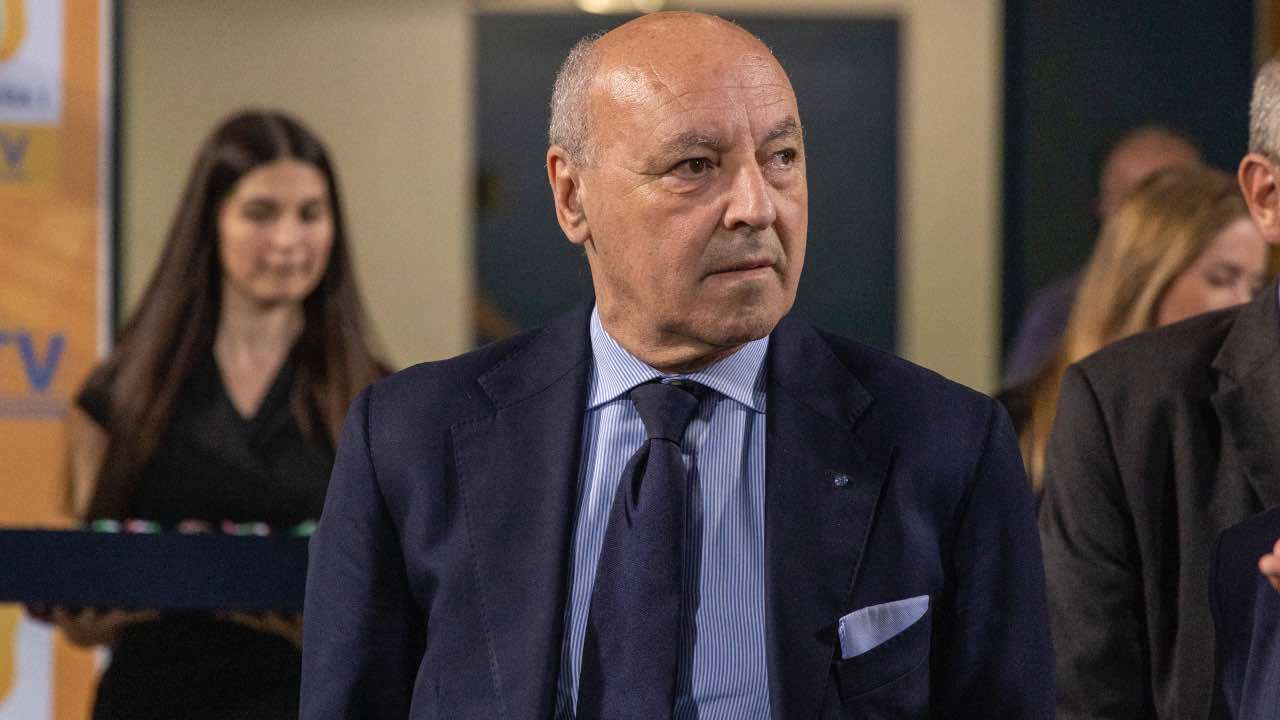 Giuseppe Marotta pensieroso