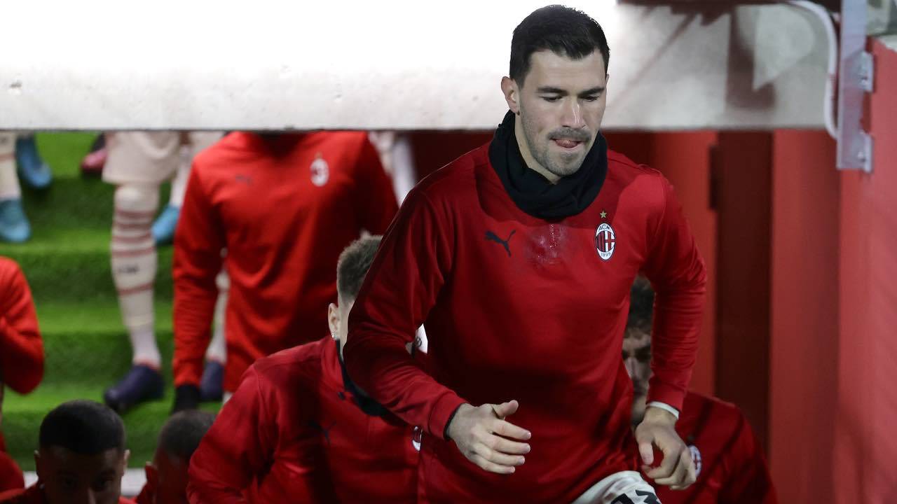 Alessio Romagnoli entra in campo