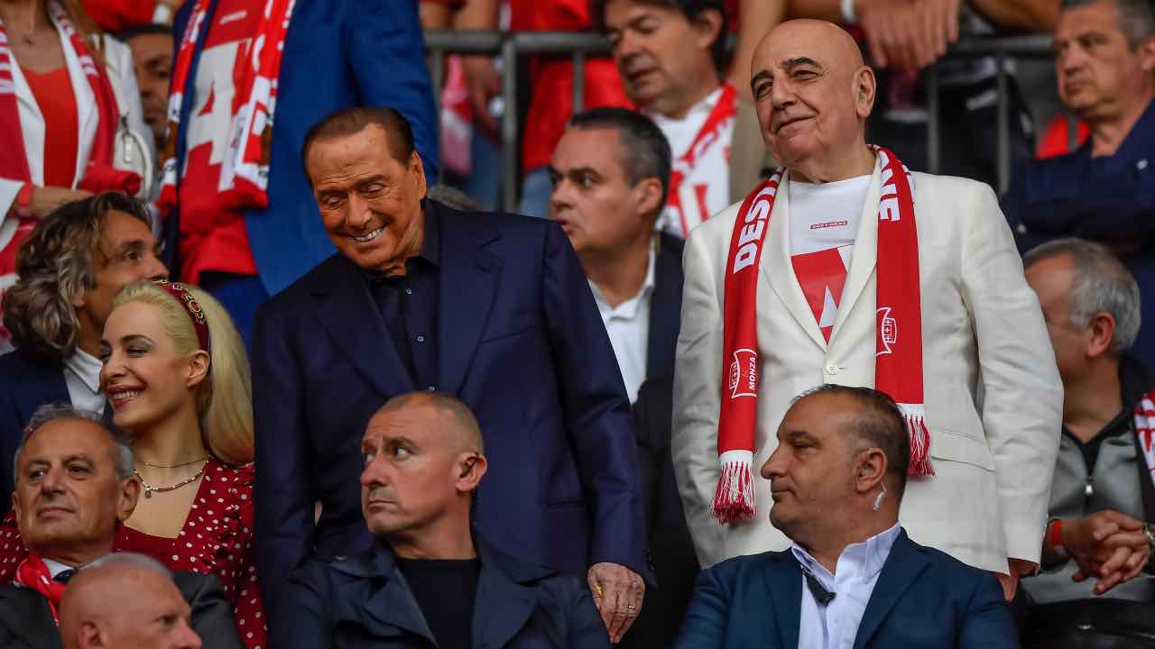 Silvio Berlusconi ed Adriano Galliani in tribuna