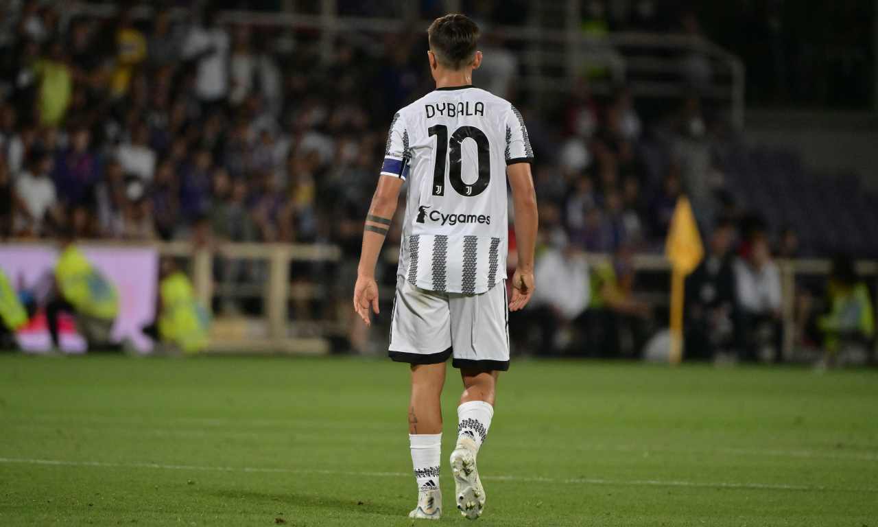 Dybala di spalle