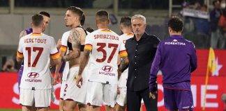 Mourinho e i giocatori della Roma