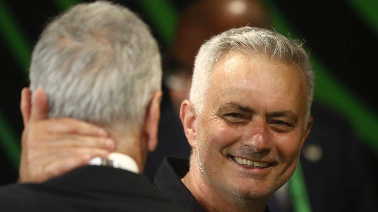 Josè Mourinho sorridente