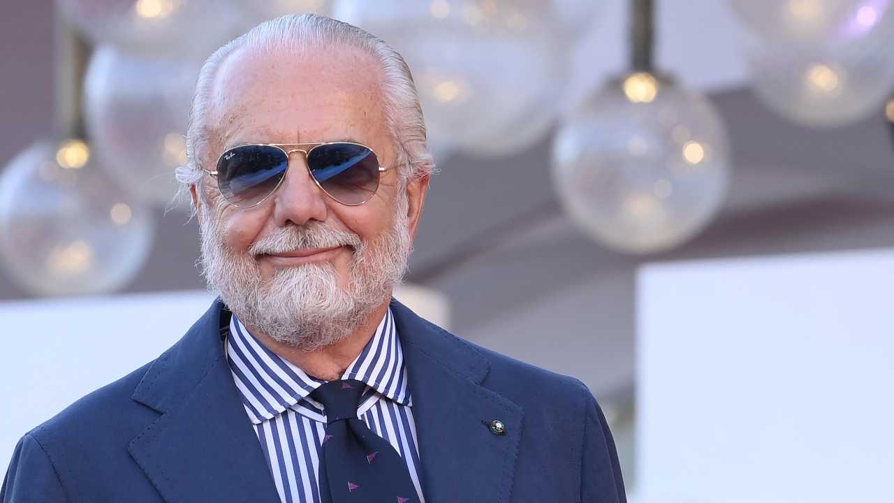 De Laurentiis sorride soddisfatto Napoli