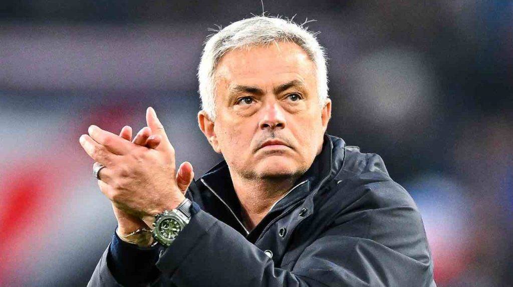 Roma, Mourinho applaude