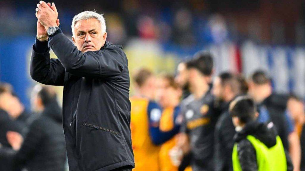 Roma, Mourinho applaude