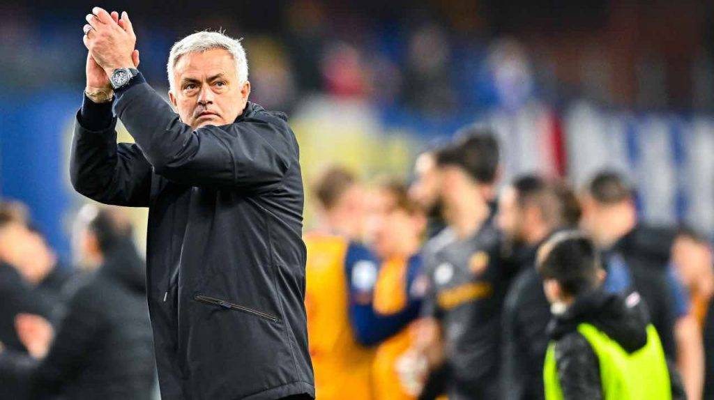 Roma, Mourinho applaude