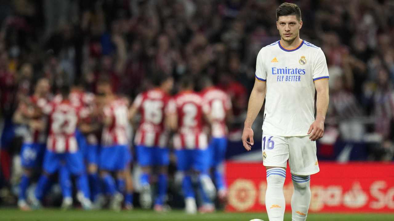 Jovic cammina in campo Real Madrid