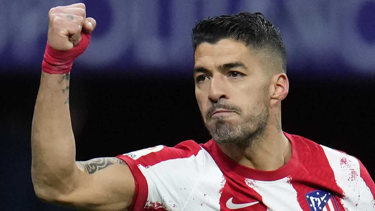 Luis Suarez esulta dopo il gol 