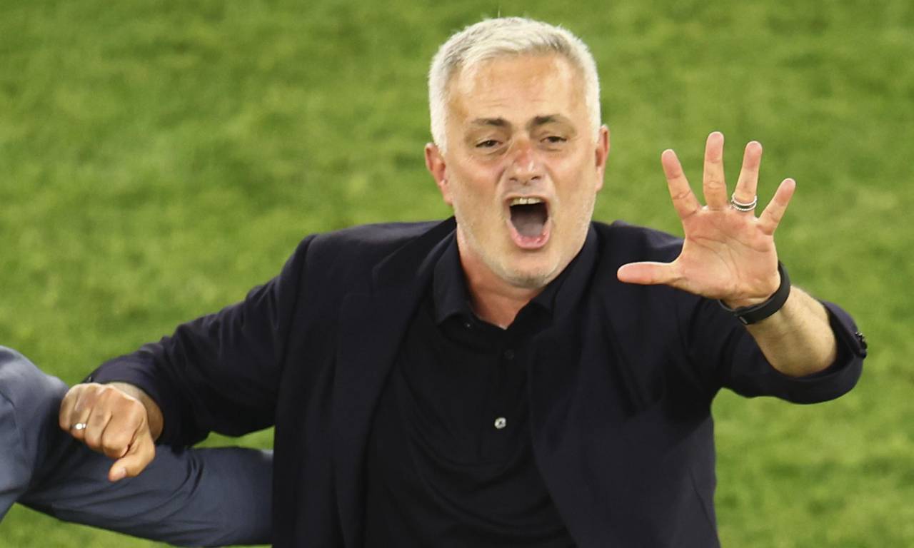 Mourinho esulta 