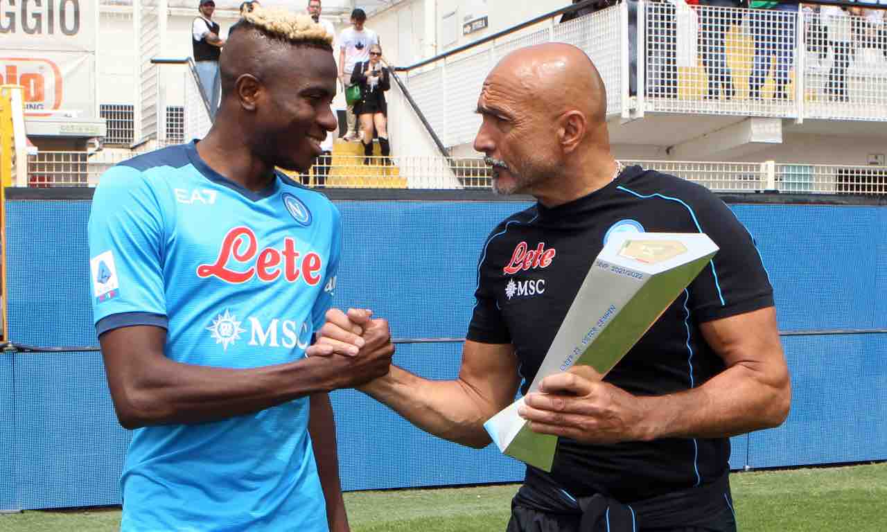 Osimhen sorride con Spalletti