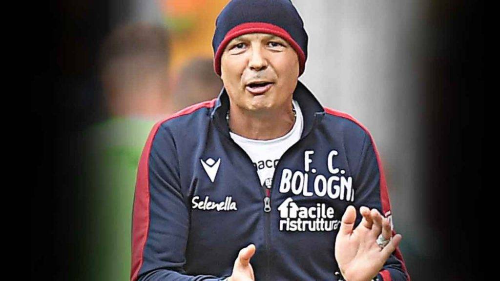 Bologna, Mihajlovic osserva