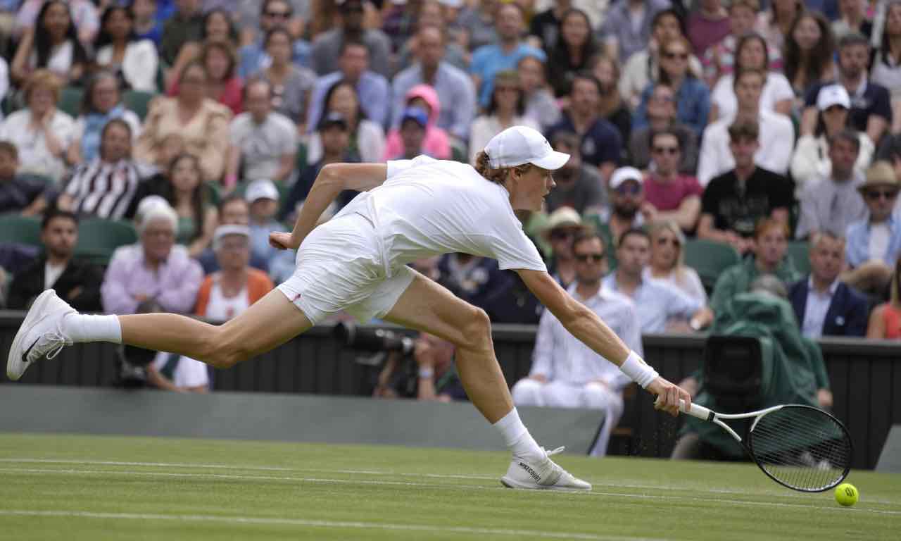 Sinner in campo a Wimbledon