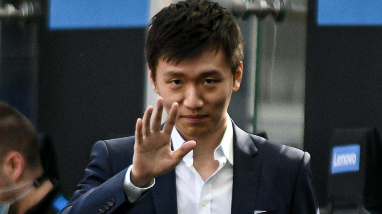 Zhang saluta