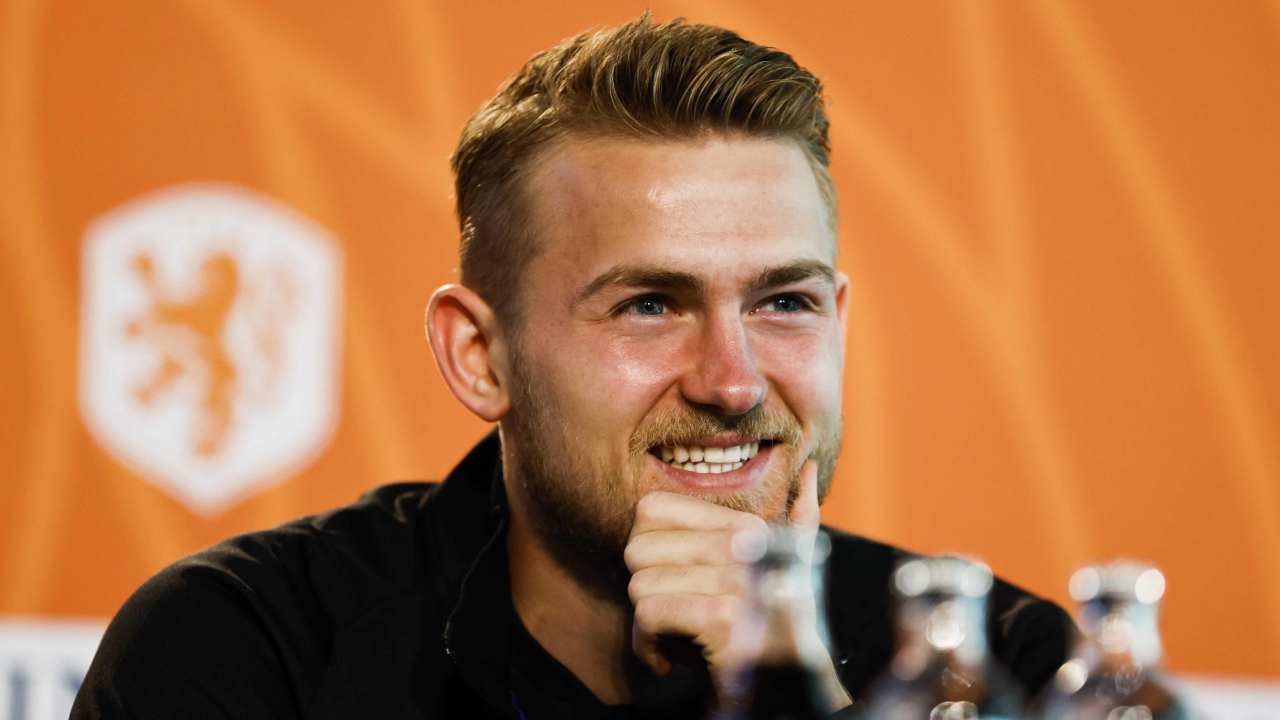 de Ligt sorride beffardamente