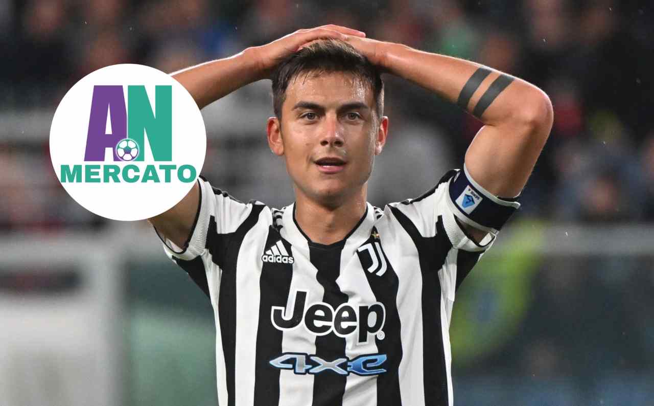 Pualo Dybala con le mani in testa