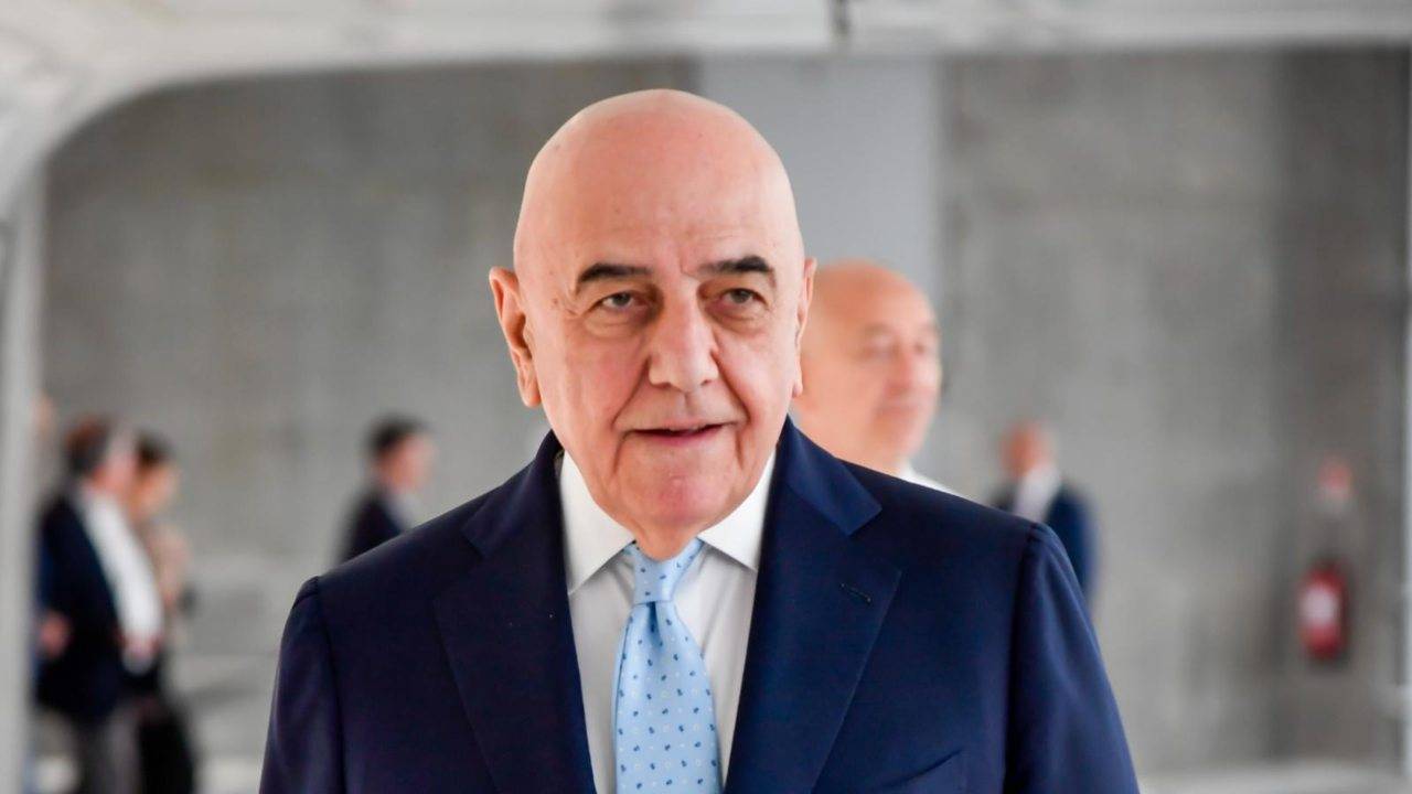 Galliani durante un incontro di calciomercato