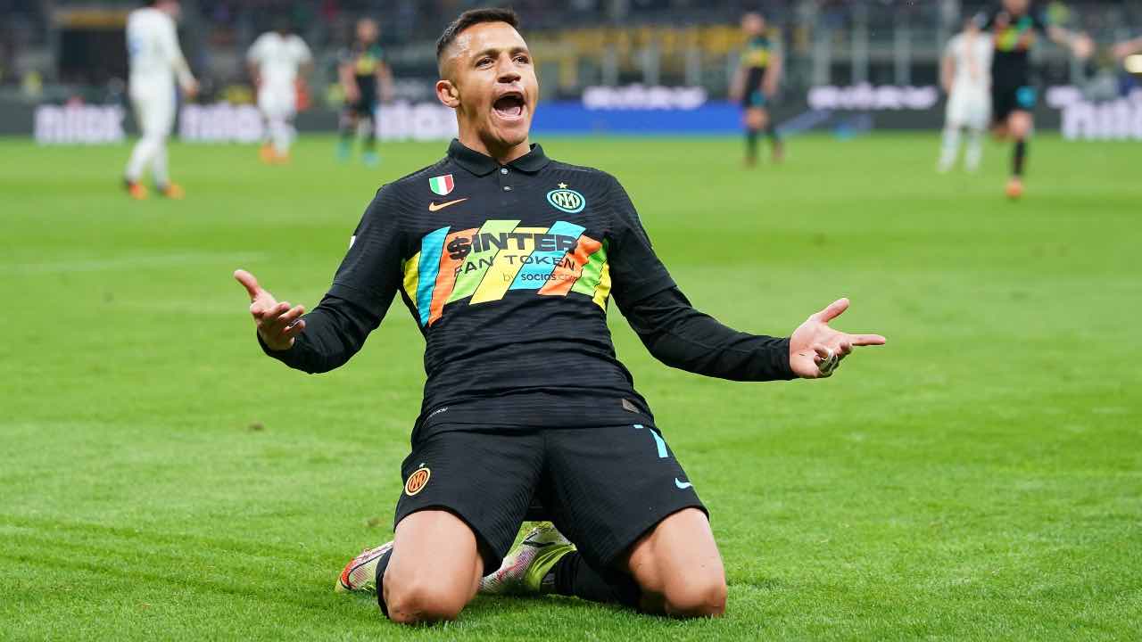 Alexis Sanchez esulta