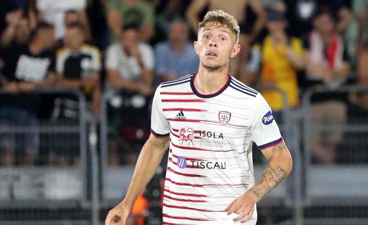 Lovato con la maglia del Cagliari