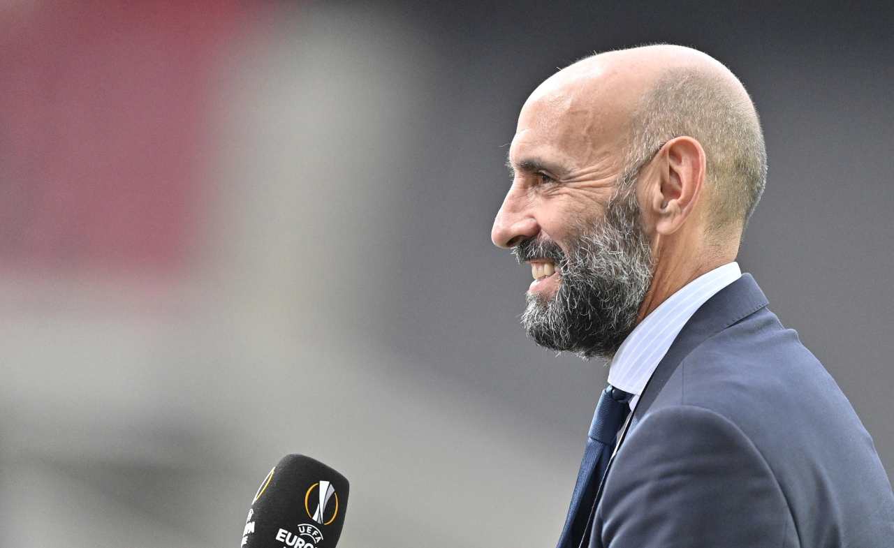 Siviglia, il ds Monchi sorride